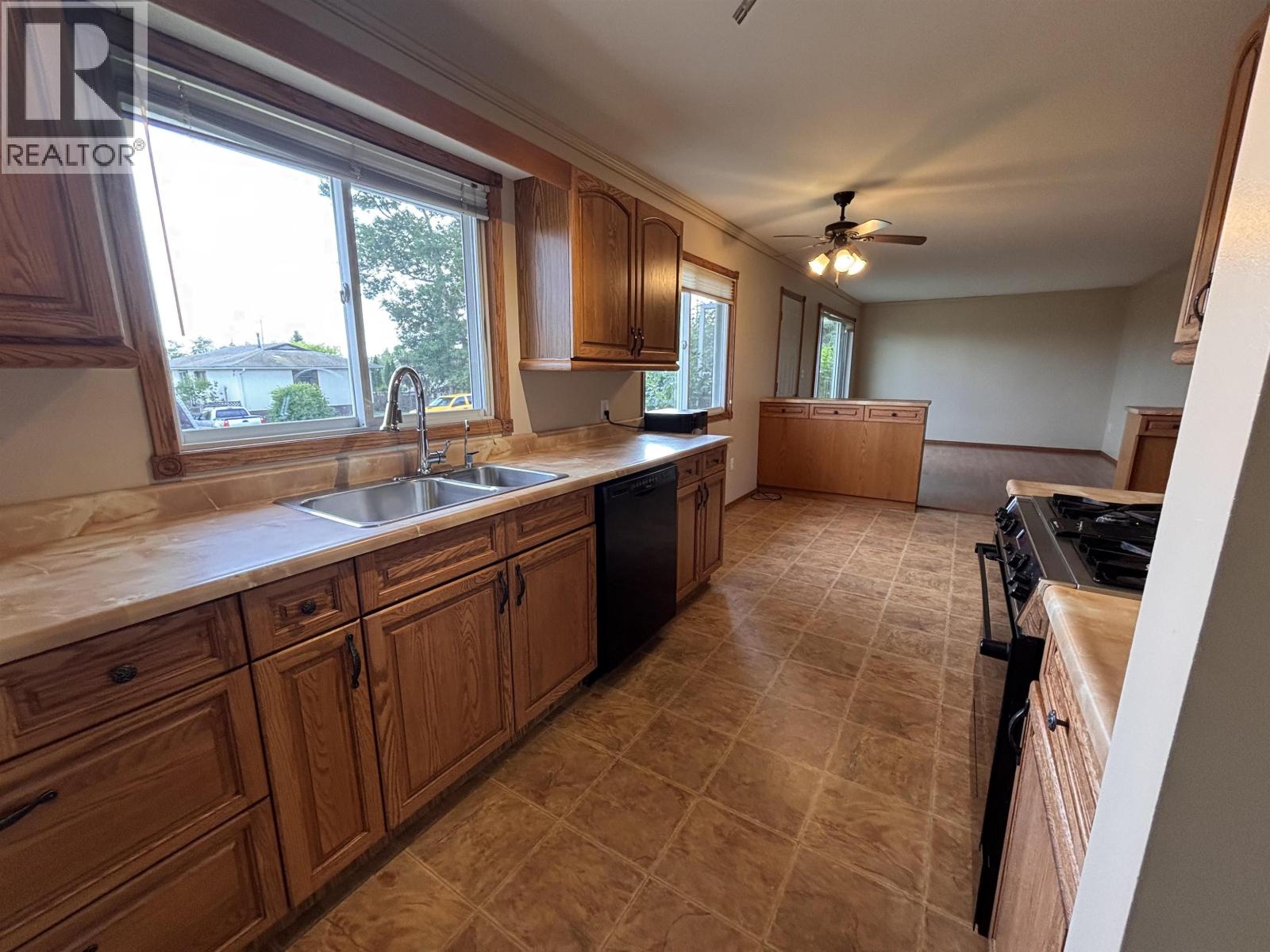 10312 104 AVENUE - Image 5