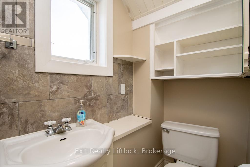 849 WATER STREET - Image 25
