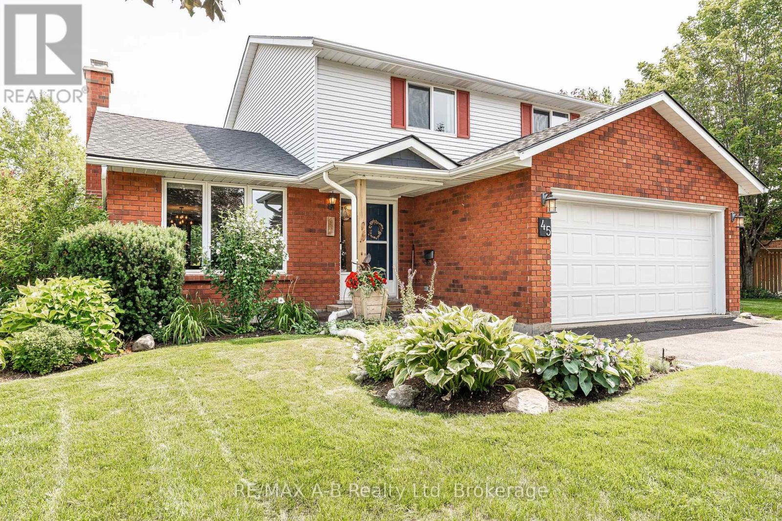 45 MAGWOOD COURT - 2