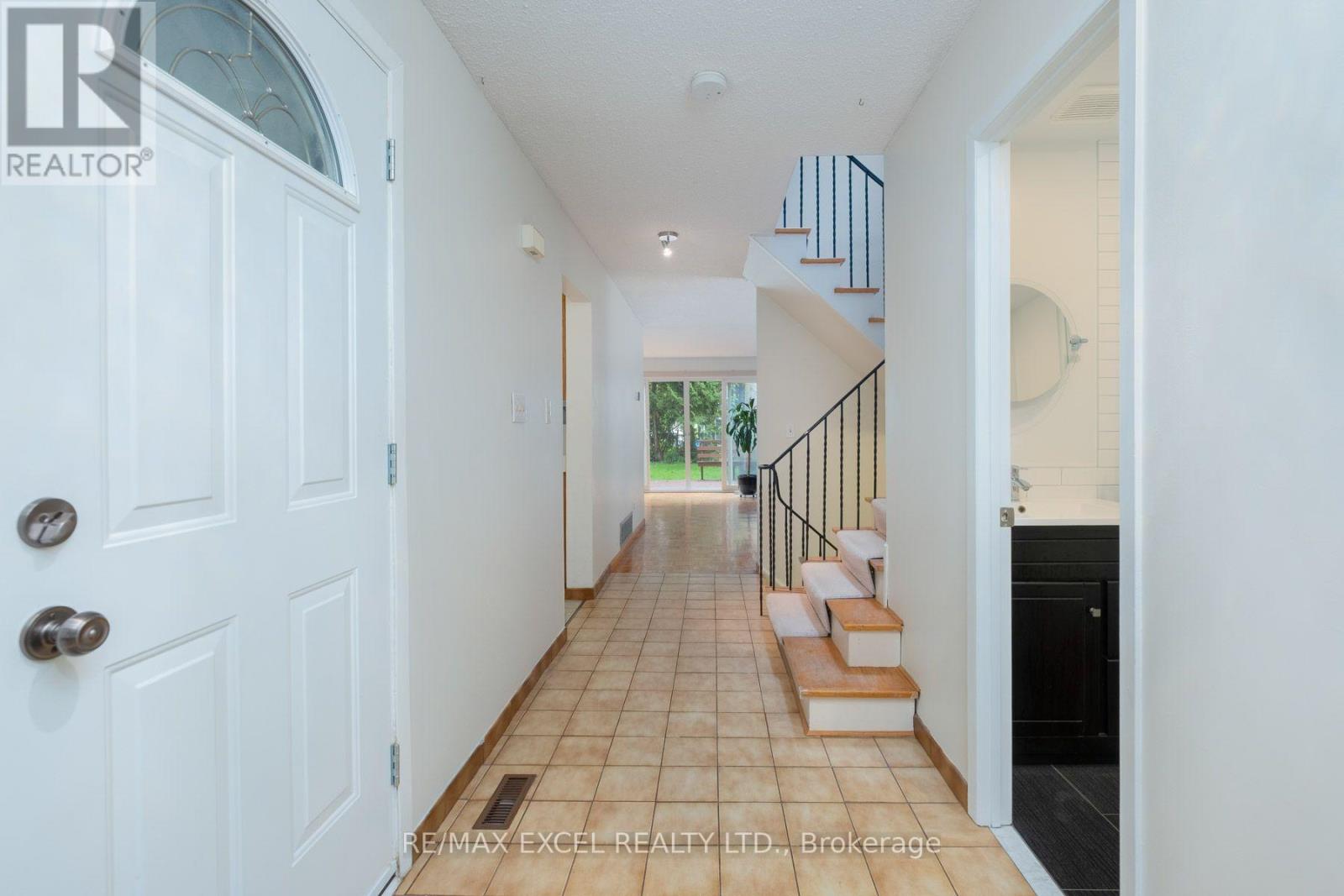 68 APPLEGATE CRESCENT - 8