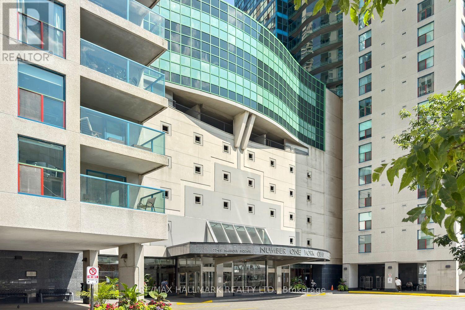 #504 77 HARBOUR SQUARE - 2