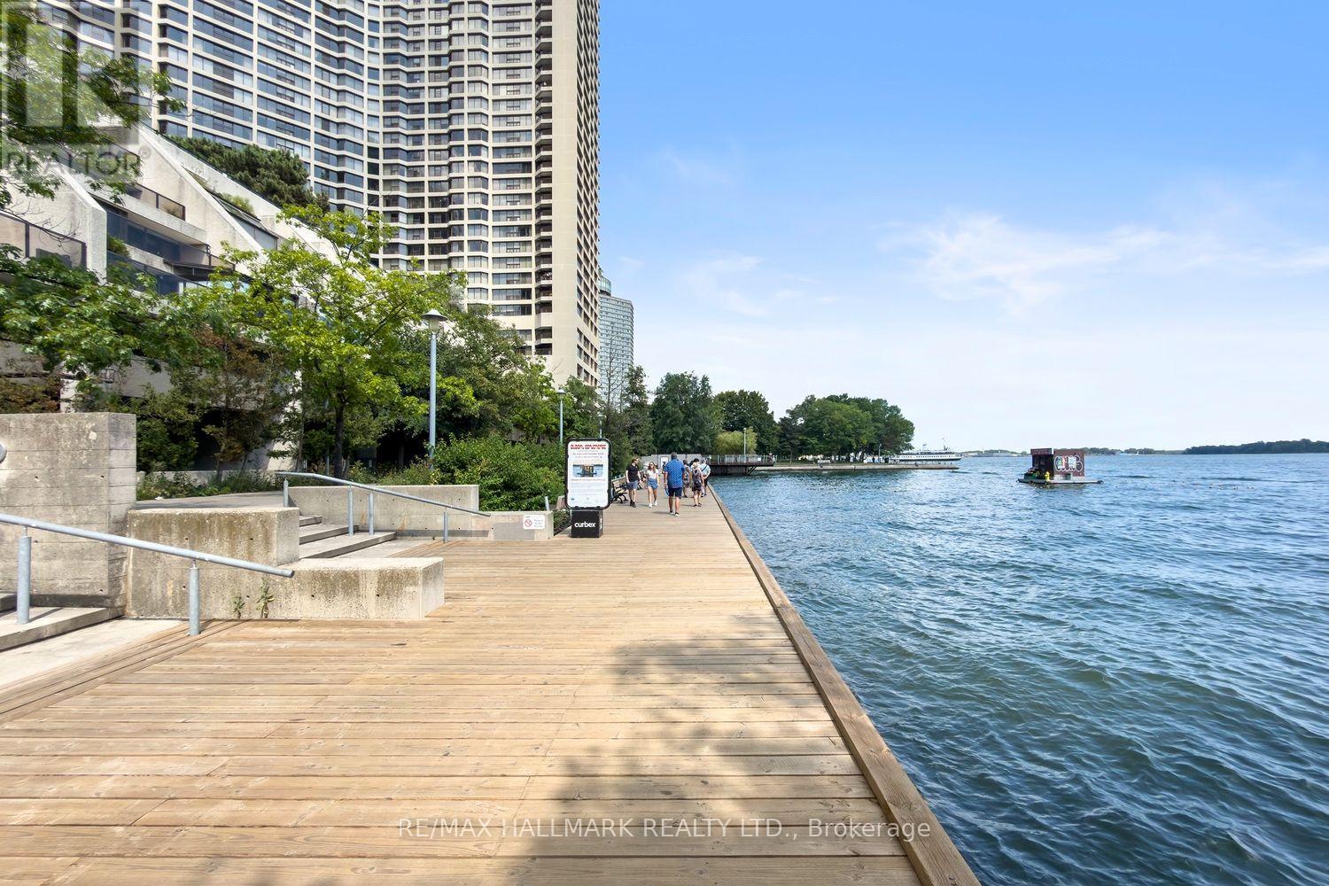 #504 77 HARBOUR SQUARE - 3