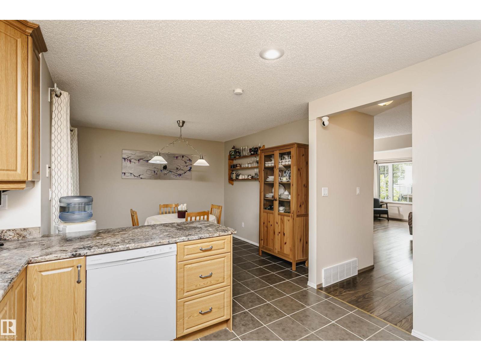 #42 9630 176 ST NW - 19