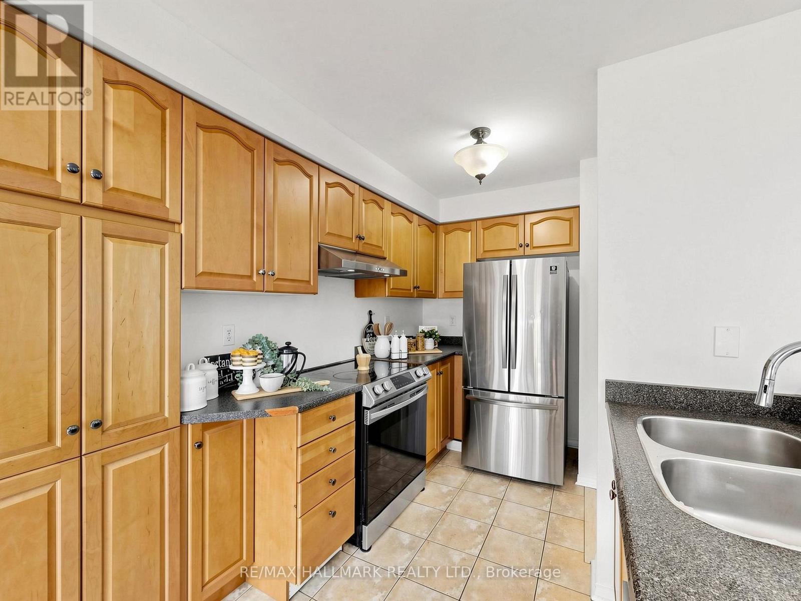 12 STOKELY CRESCENT - Image 14