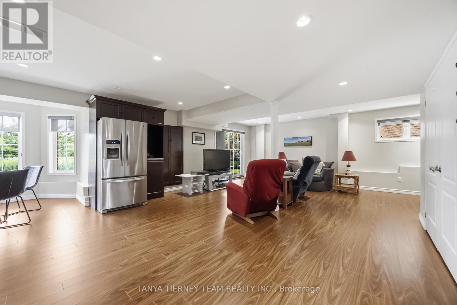 915 BLACK CHERRY DRIVE - Image 34