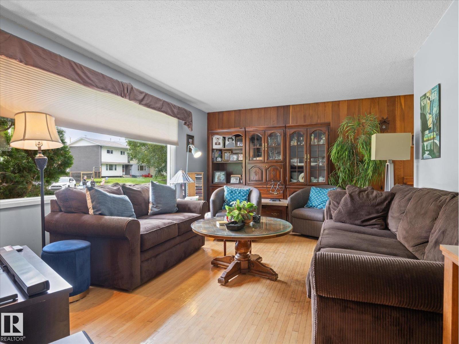 57 GARDEN Crescent - Photo 7