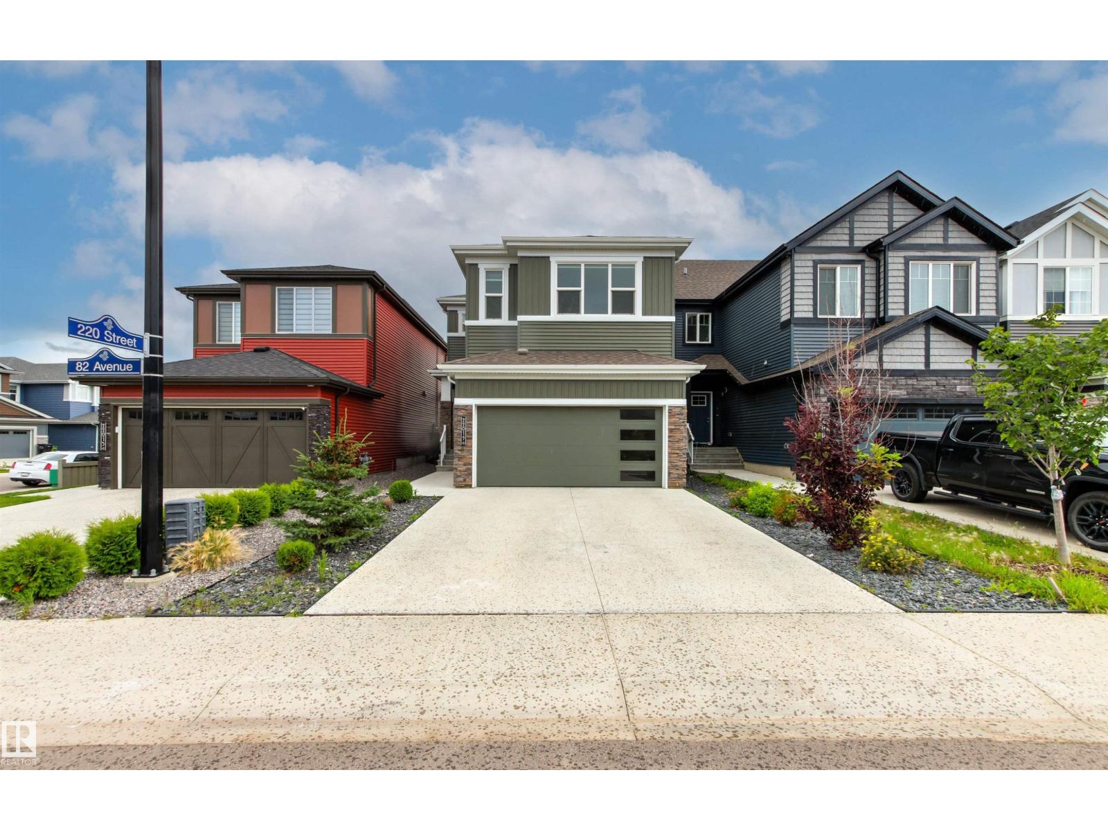 22019 82 AV NW - 2