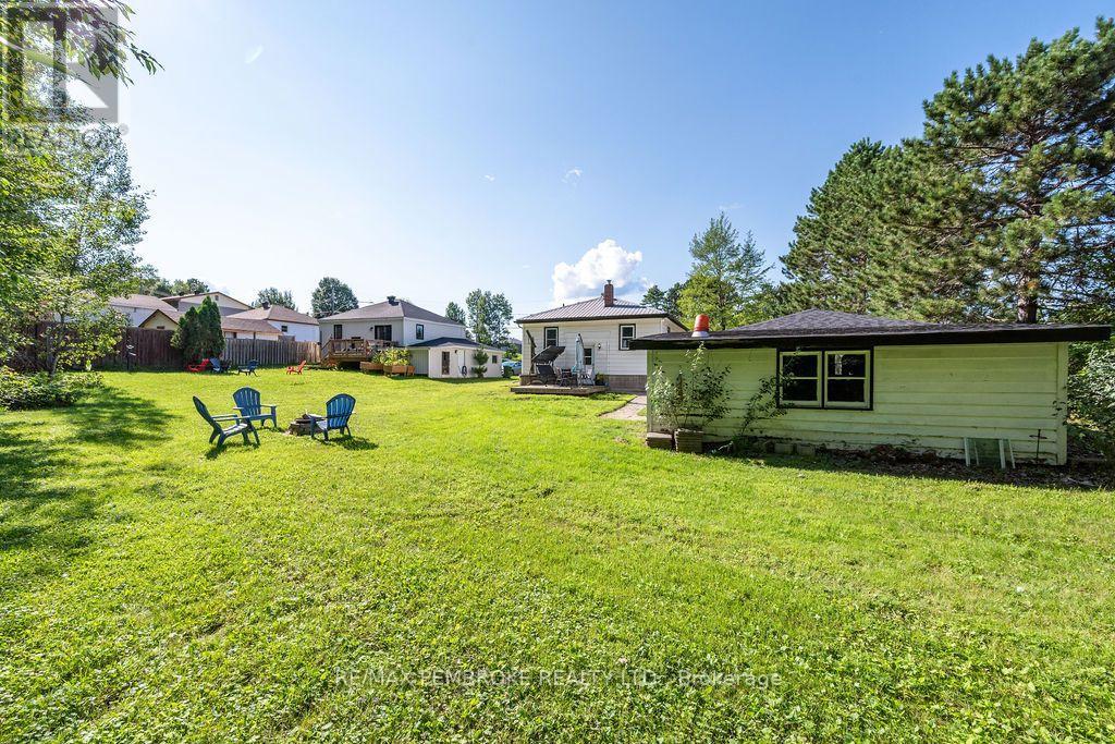 2 Bed, 1 Bath House for Sale in Petawawa – 1 NEW STREET, Petawawa – MLS# X13676172 - Image 32