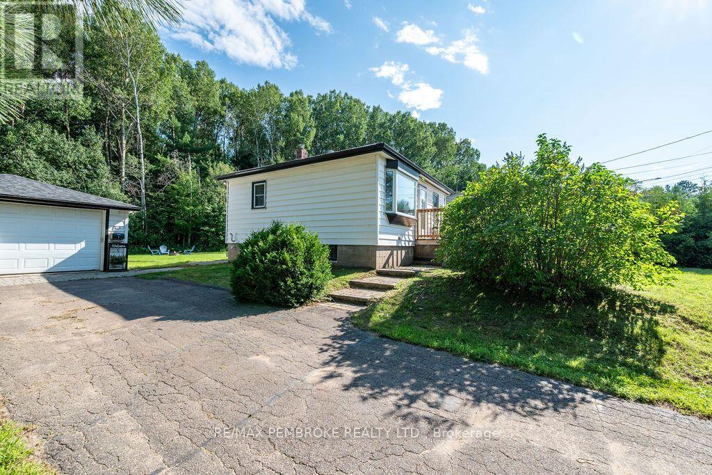 2 Bed, 1 Bath House for Sale in Petawawa – 1 NEW STREET, Petawawa – MLS# X13676172 - Image 35