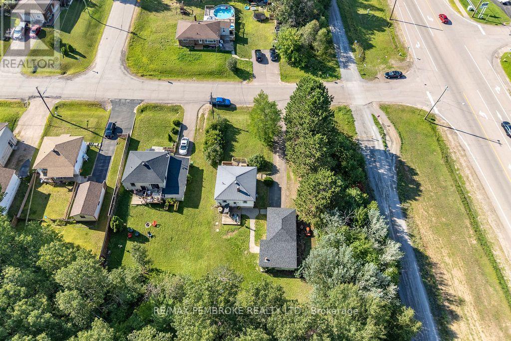 2 Bed, 1 Bath House for Sale in Petawawa – 1 NEW STREET, Petawawa – MLS# X13676172 - Image 38