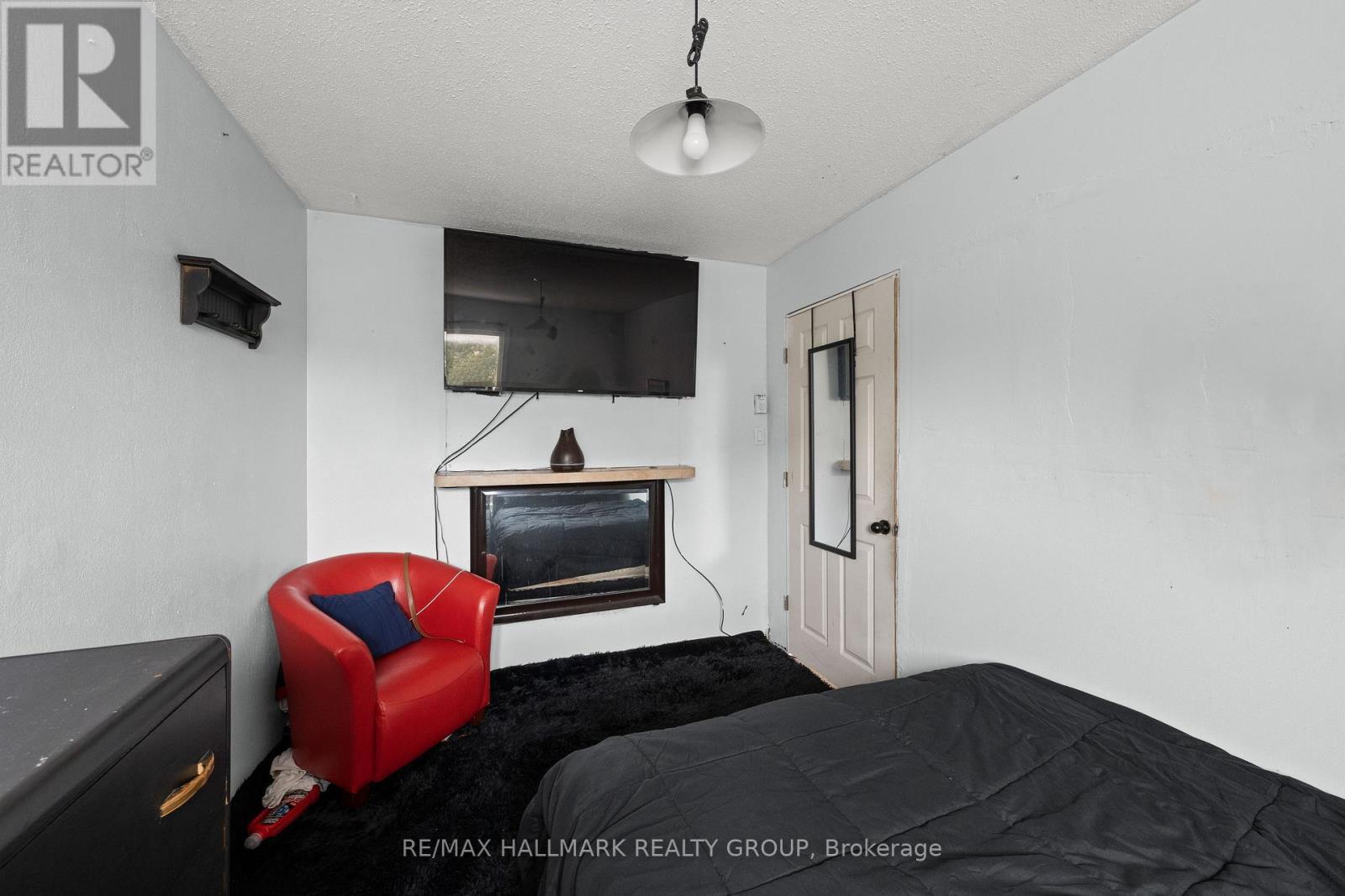 #64 3415 UPLANDS DRIVE - 14