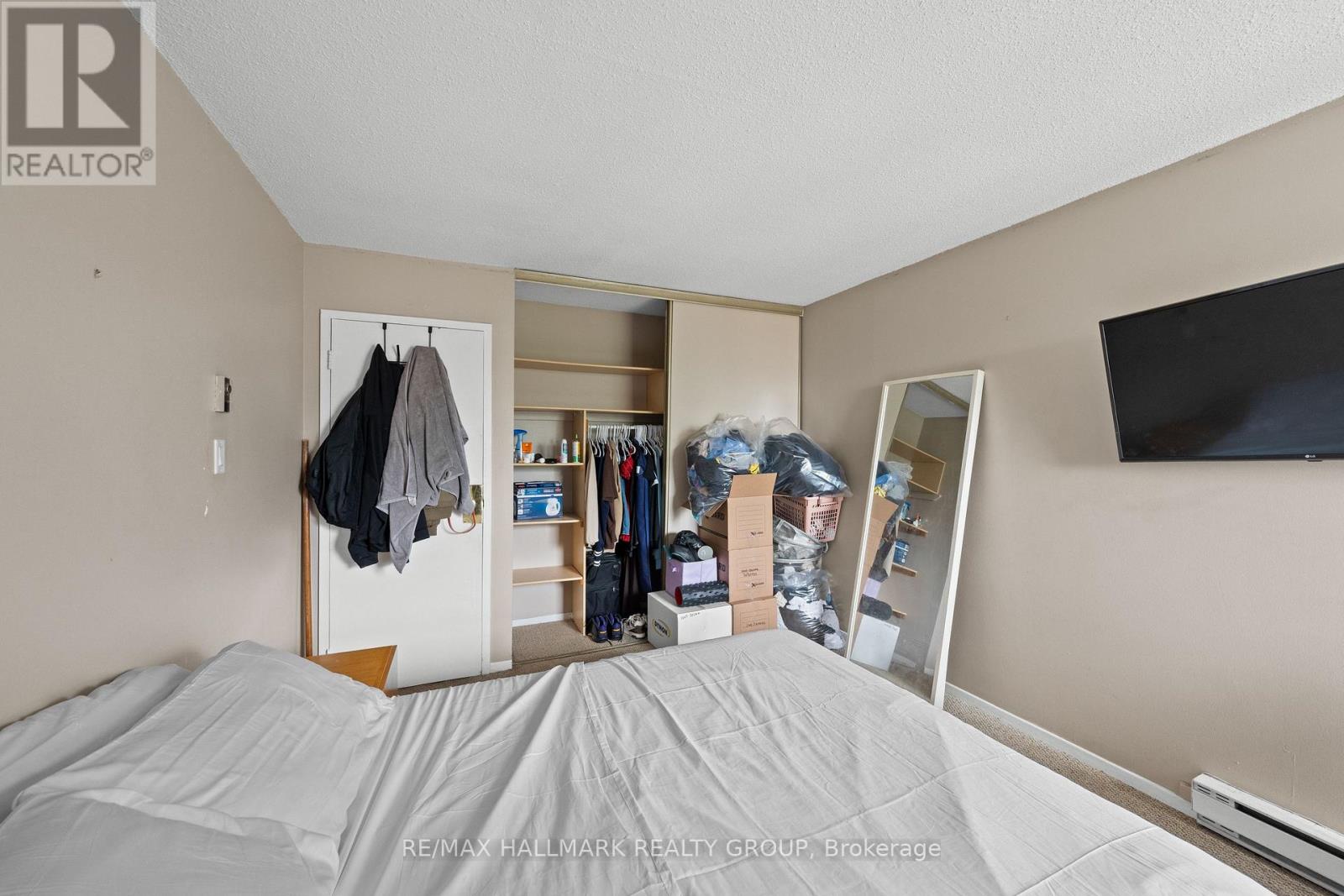 #64 3415 UPLANDS DRIVE - 20