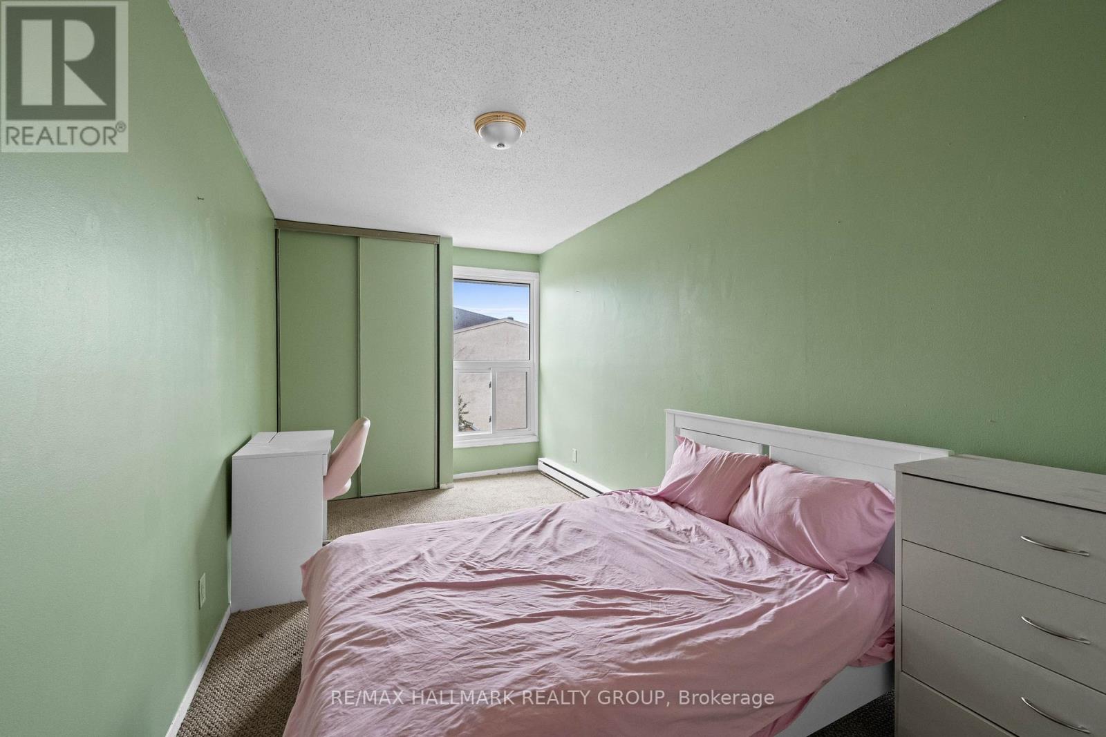 #64 3415 UPLANDS DRIVE - 21