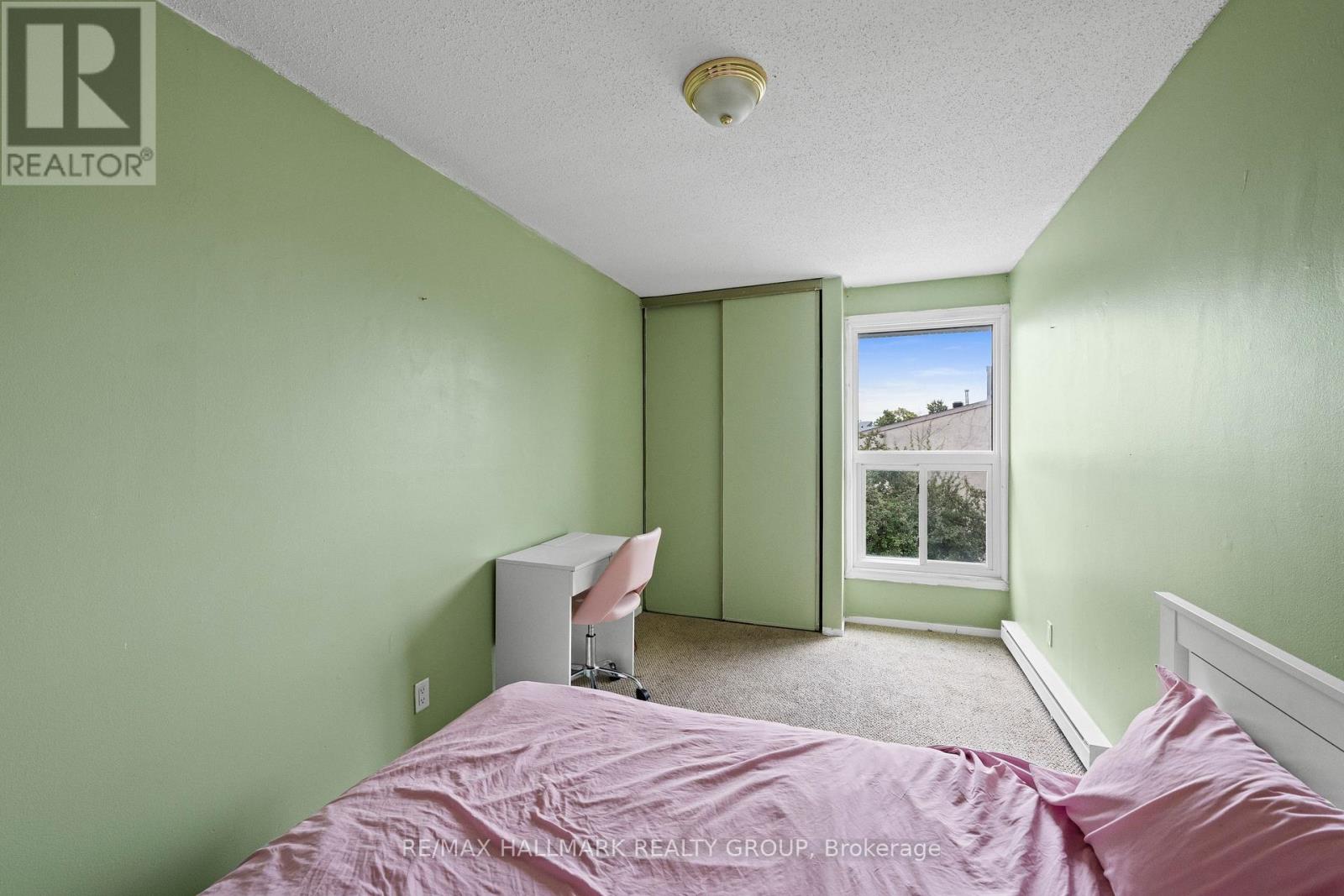 #64 3415 UPLANDS DRIVE - 22