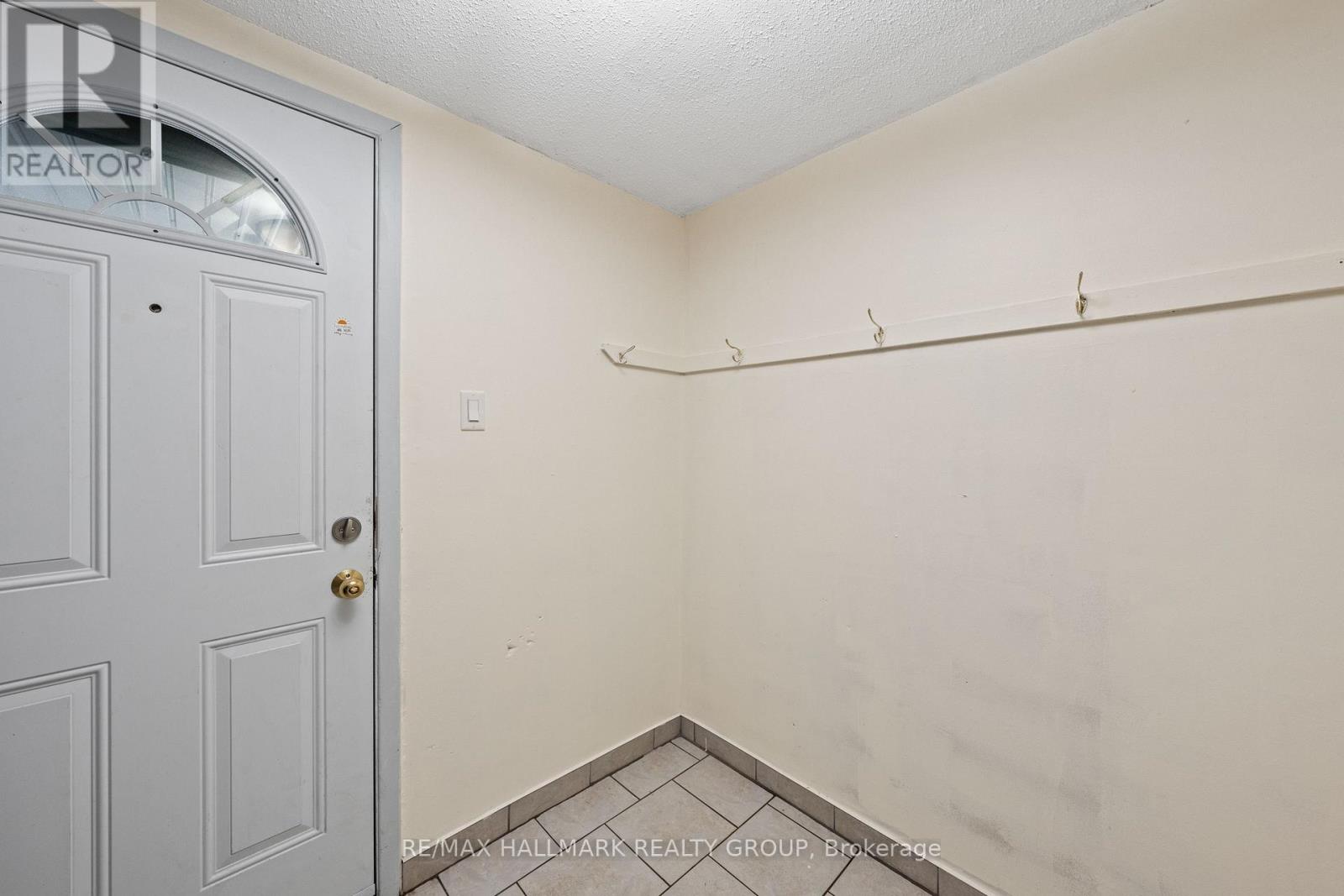 3 Bed, 2 Bath House for Sale in Ottawa – 64 – 3415 UPLANDS DRIVE, Ottawa – MLS# X13675974 - Image 6