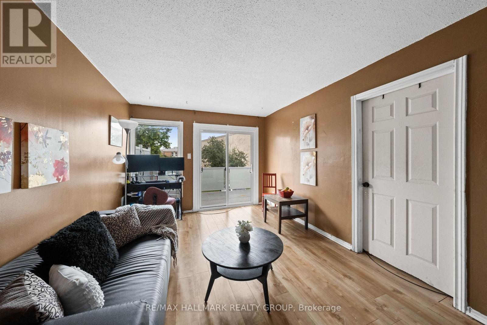 3 Bed, 2 Bath House for Sale in Ottawa – 64 – 3415 UPLANDS DRIVE, Ottawa – MLS# X13675974 - Image 9