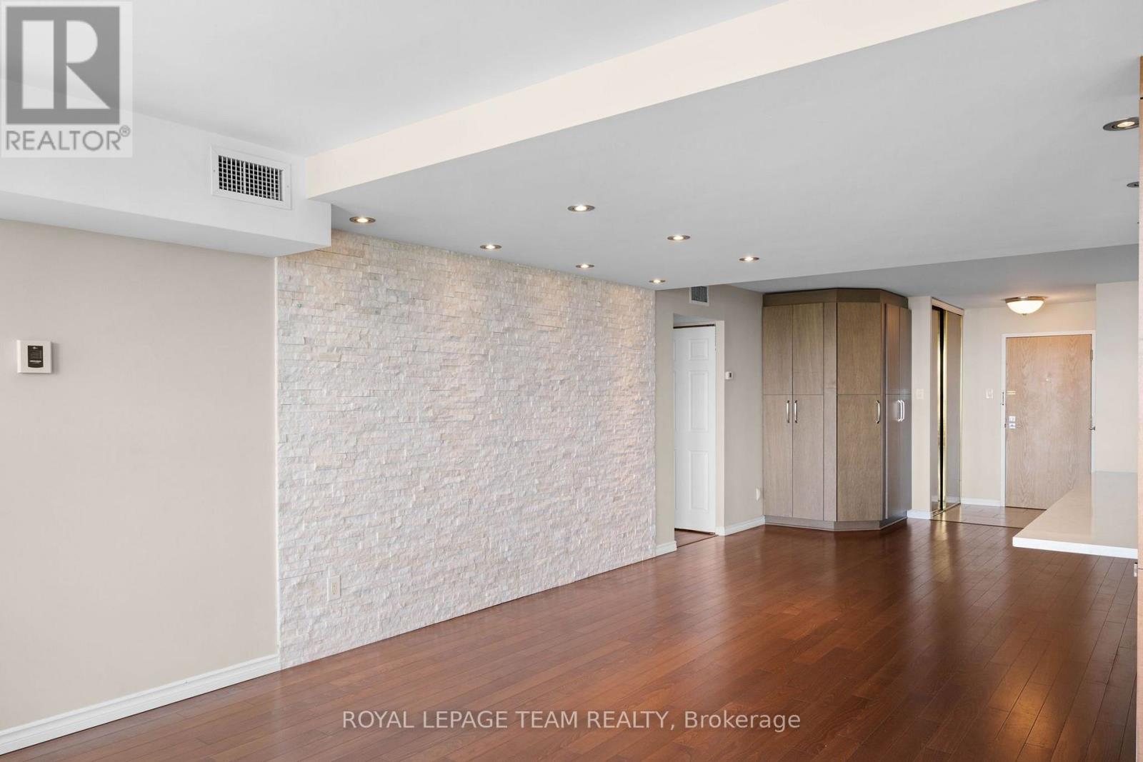 #2408 1500 RIVERSIDE DRIVE - 21