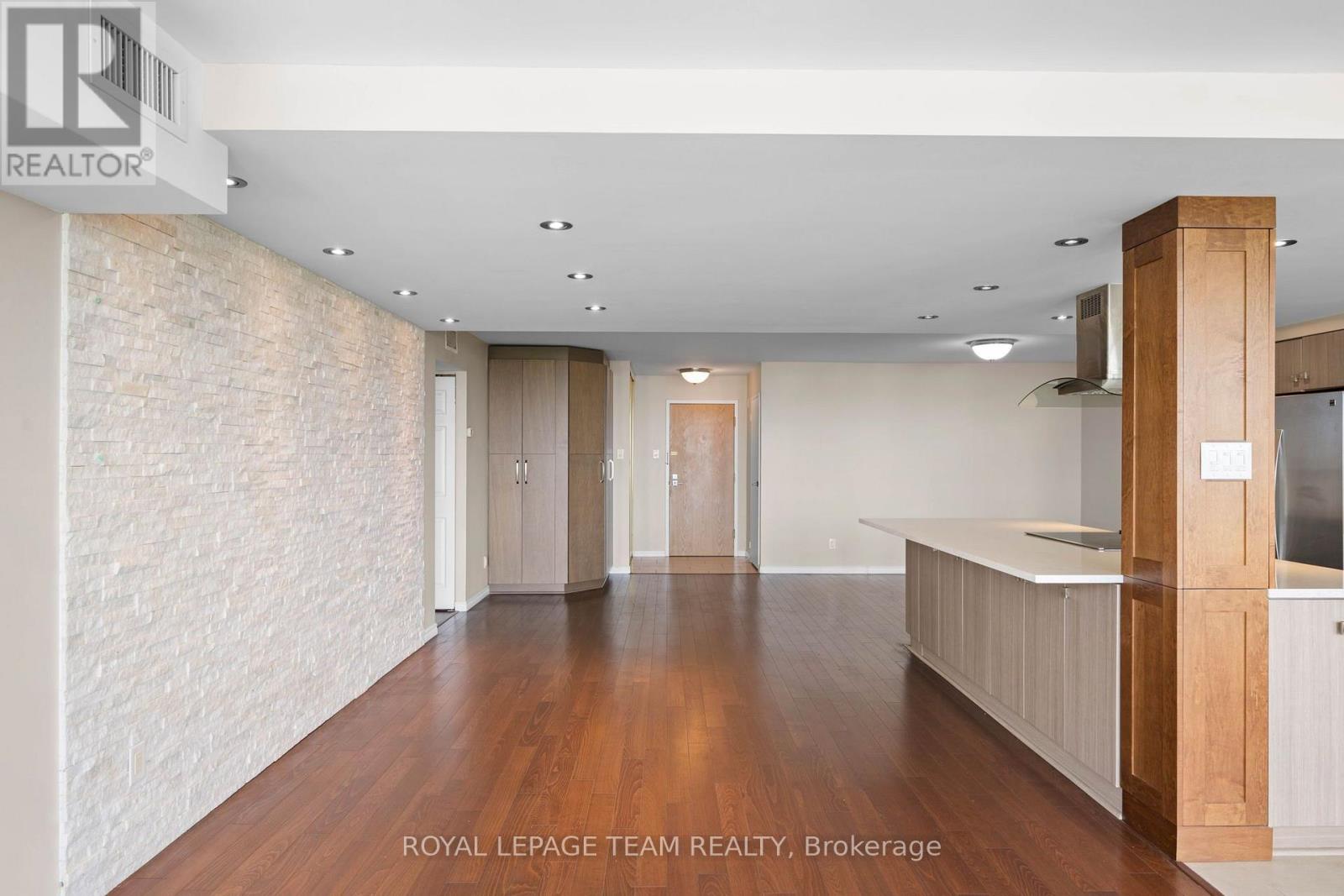 2 Bed, 2 Bath House for Sale in Ottawa – 2408 – 1500 RIVERSIDE DRIVE, Ottawa – MLS# X13676026 - Image 22