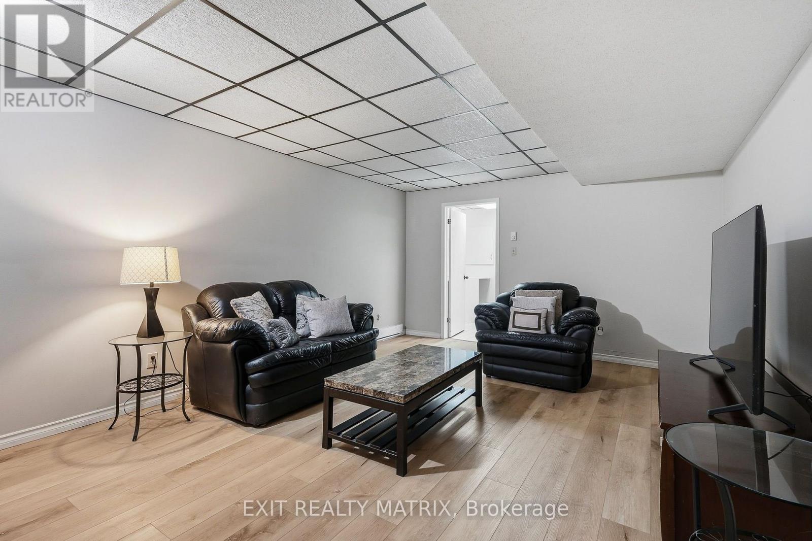 4 Bed, 4 Bath House for Sale in Russell – 1196 400 ROUTE, Russell – MLS# X13676098 - Image 32