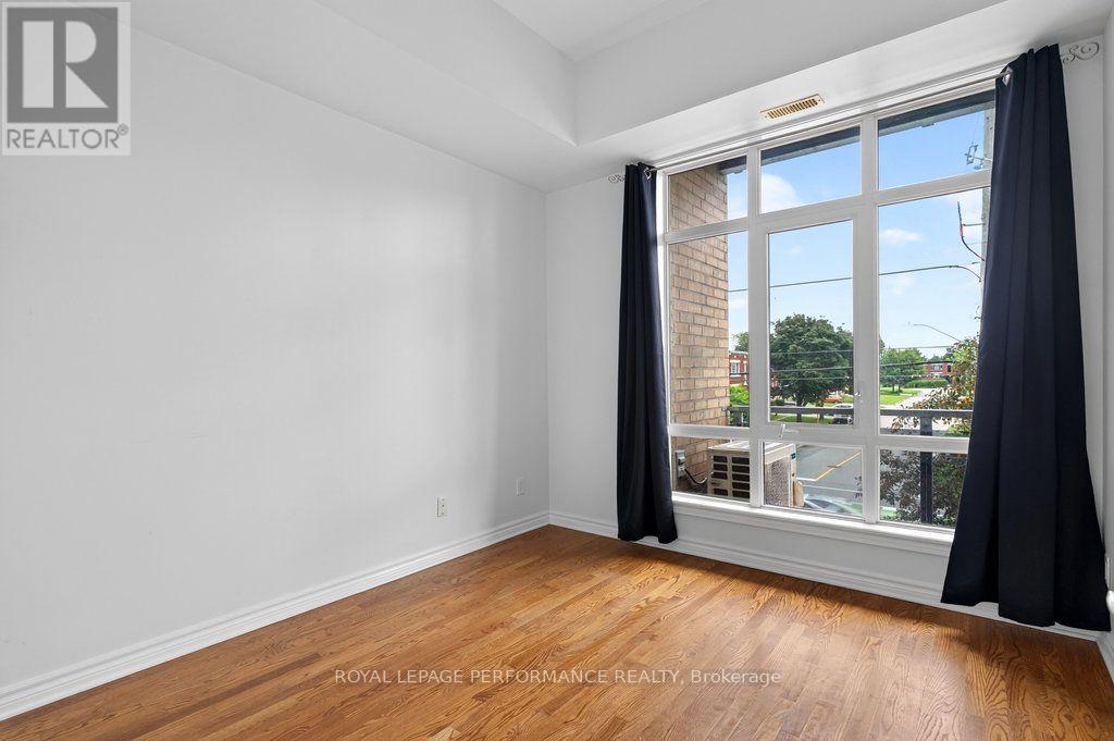 201 - 682 Churchill Avenue