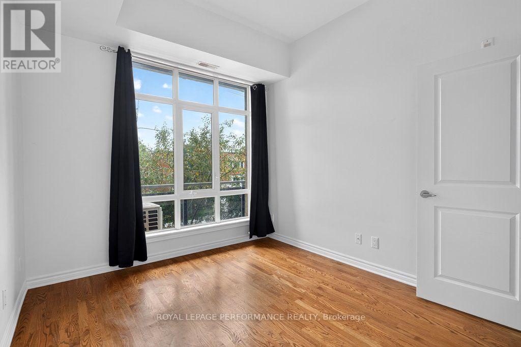 201 - 682 Churchill Avenue