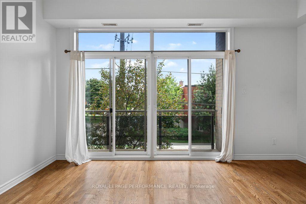 201 - 682 Churchill Avenue