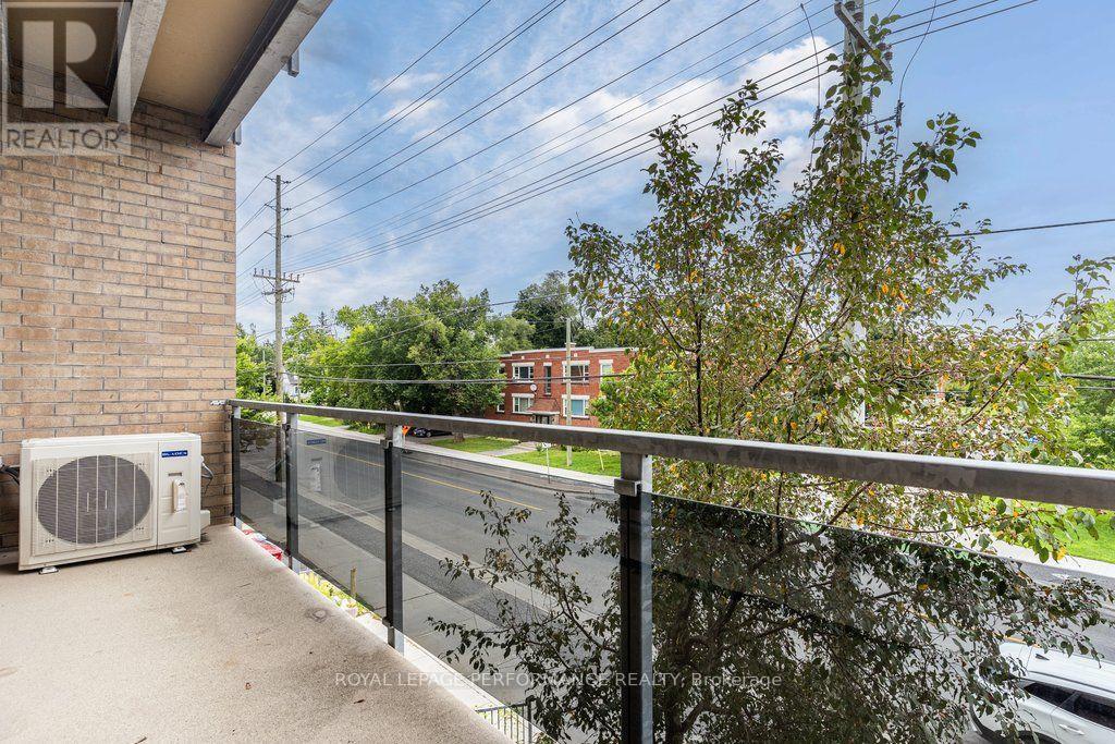 201 - 682 Churchill Avenue