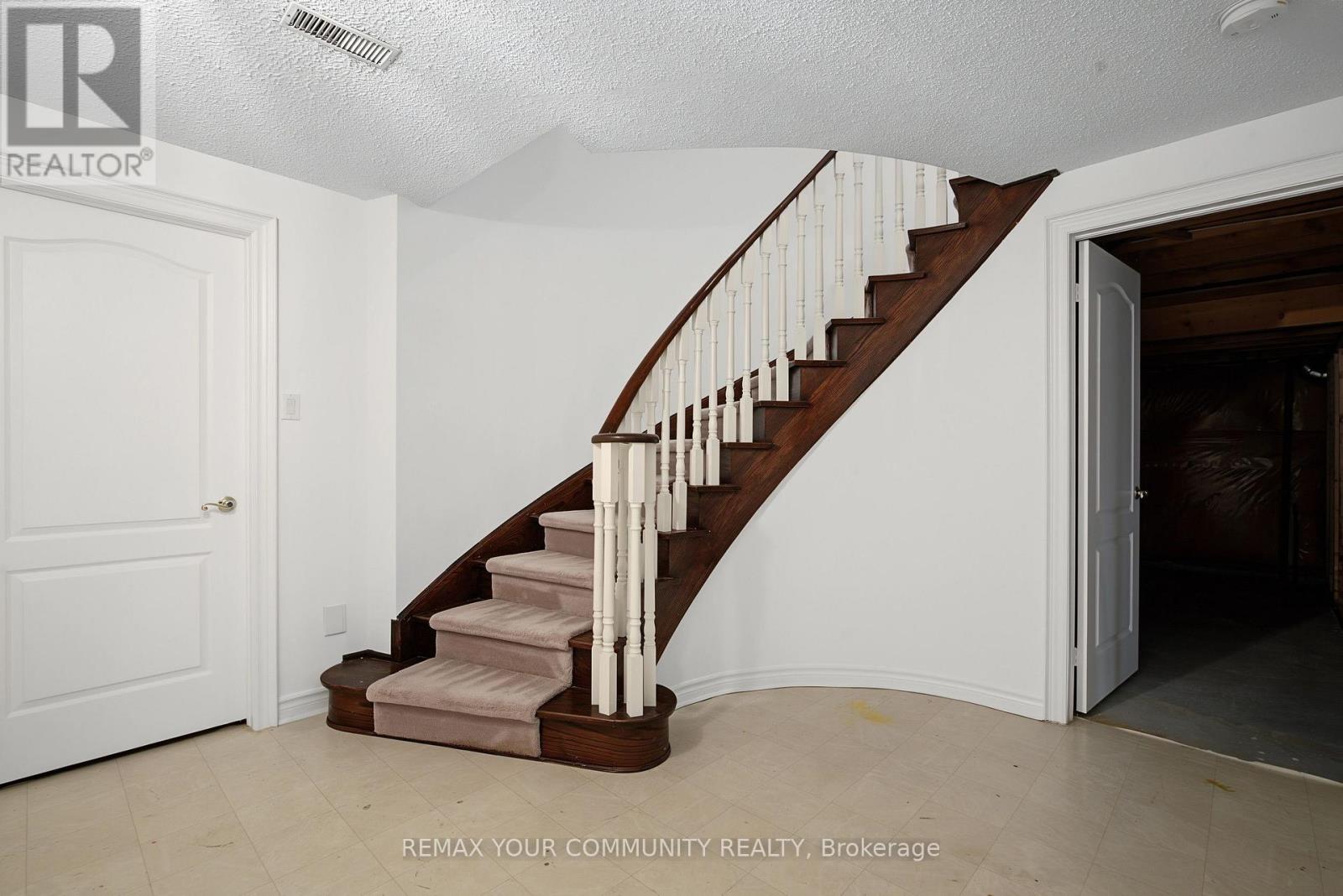 20 FERN AVENUE - 41