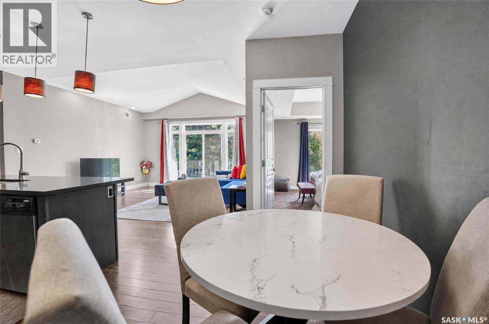 #302 721 8th STREET E - 14