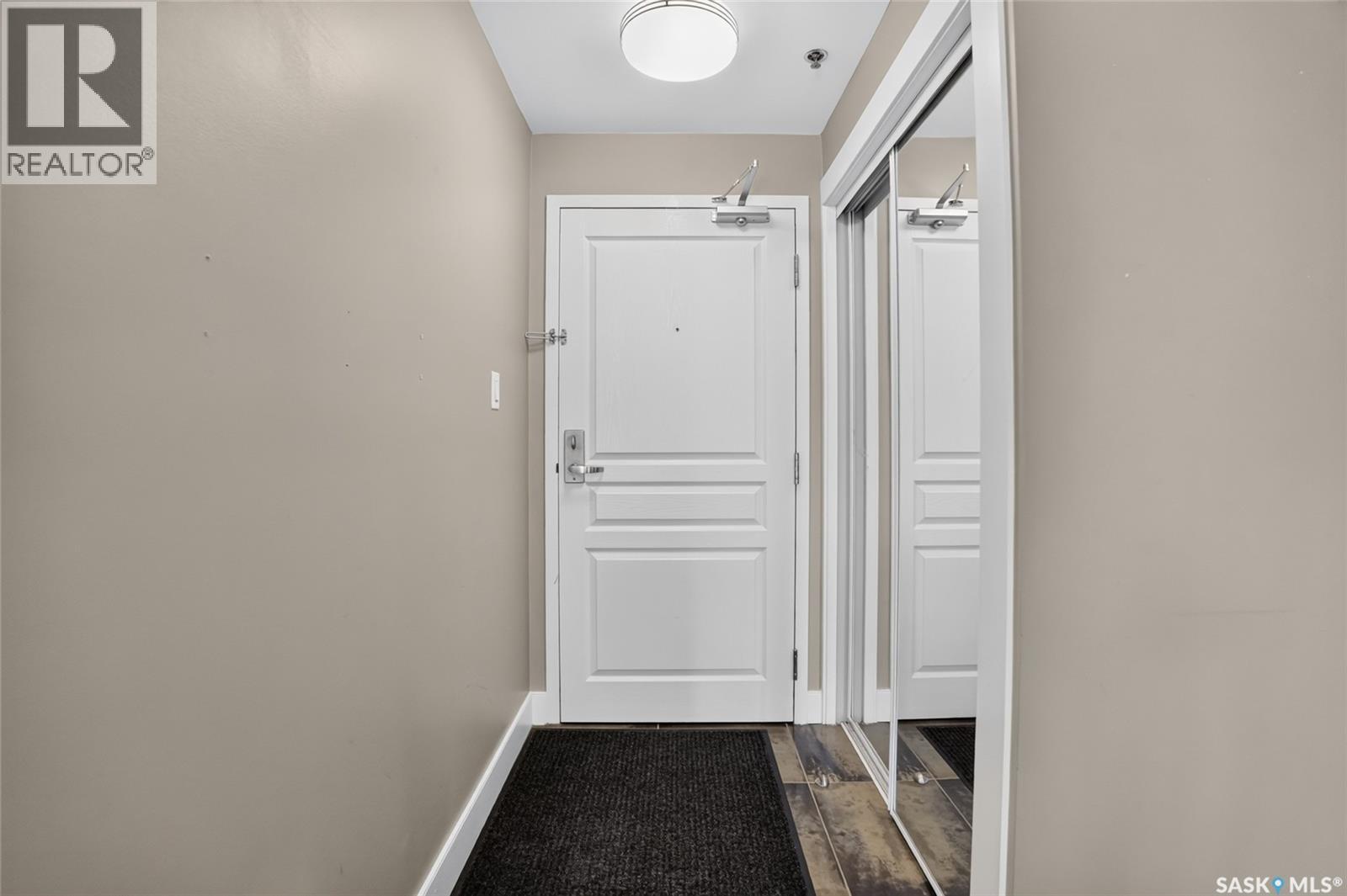 #302 721 8th STREET E - Image 40