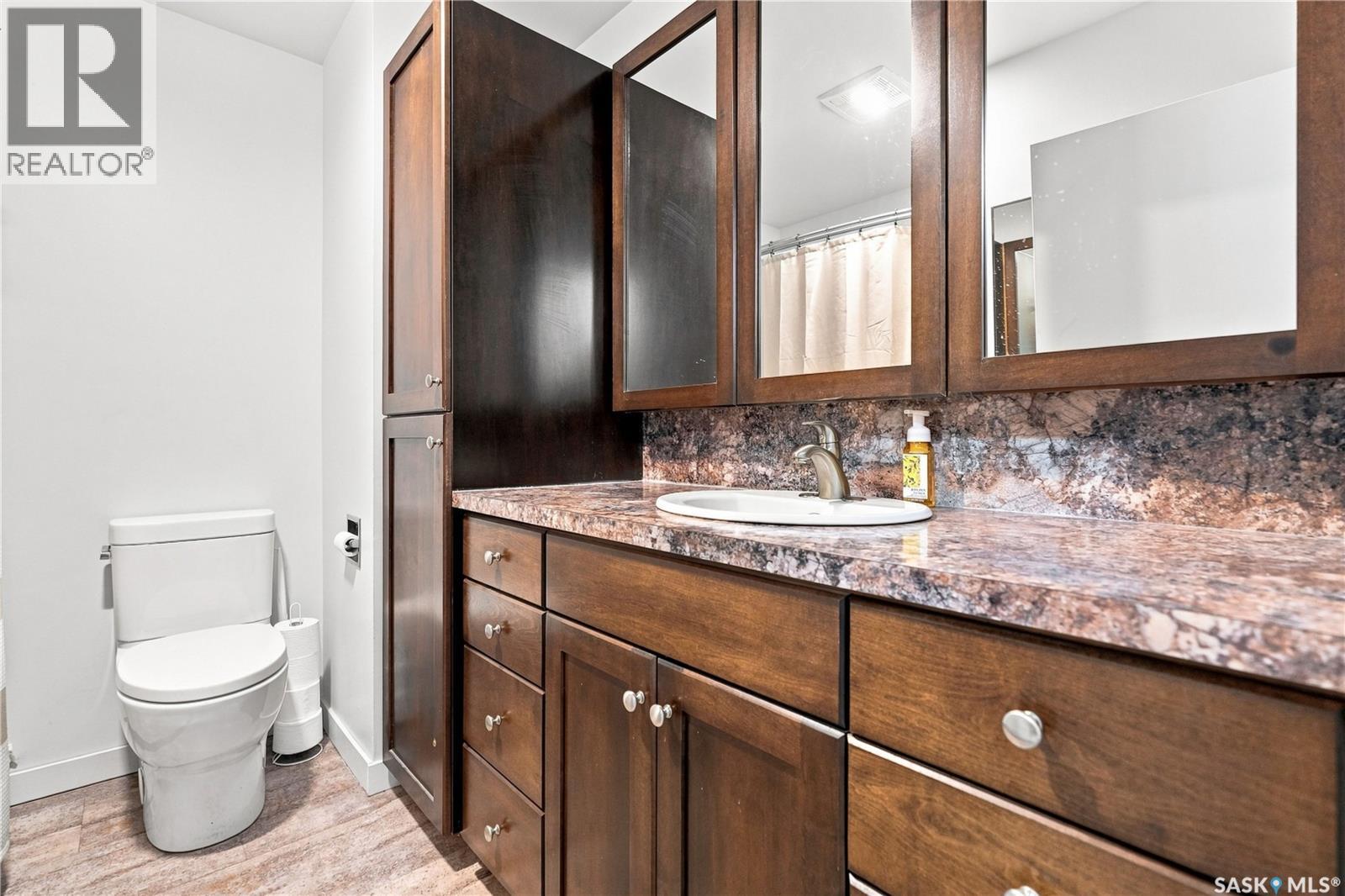 2 Springstein AVENUE - 22