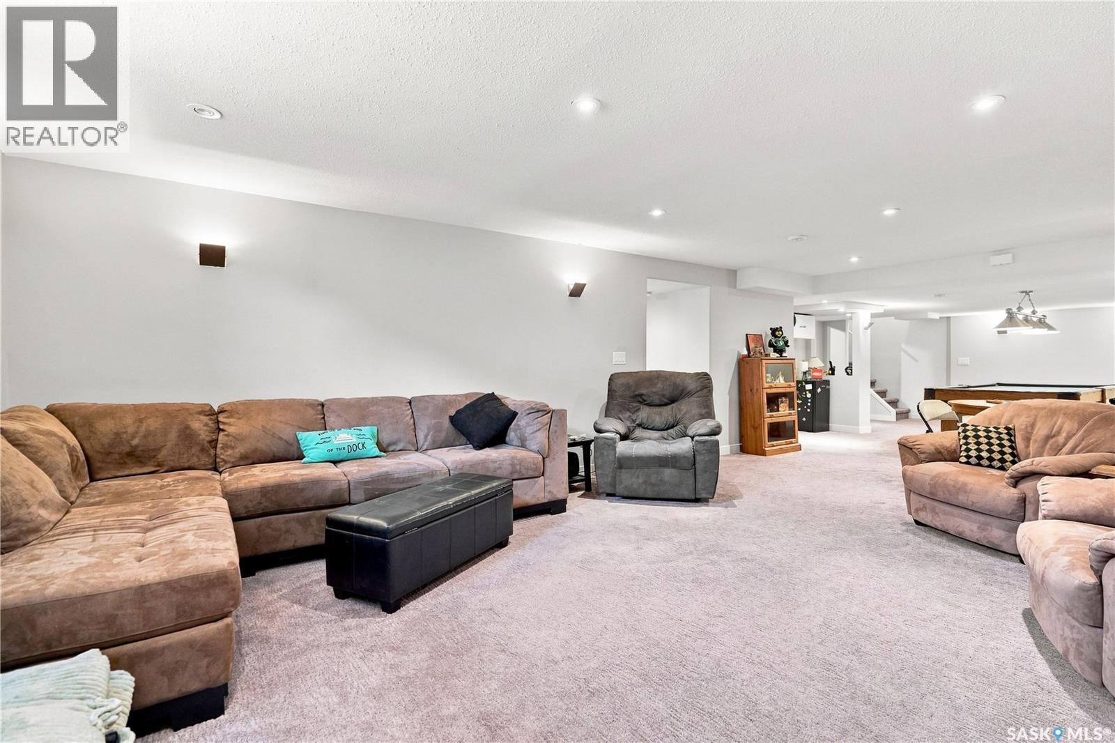 2 Springstein AVENUE - 37