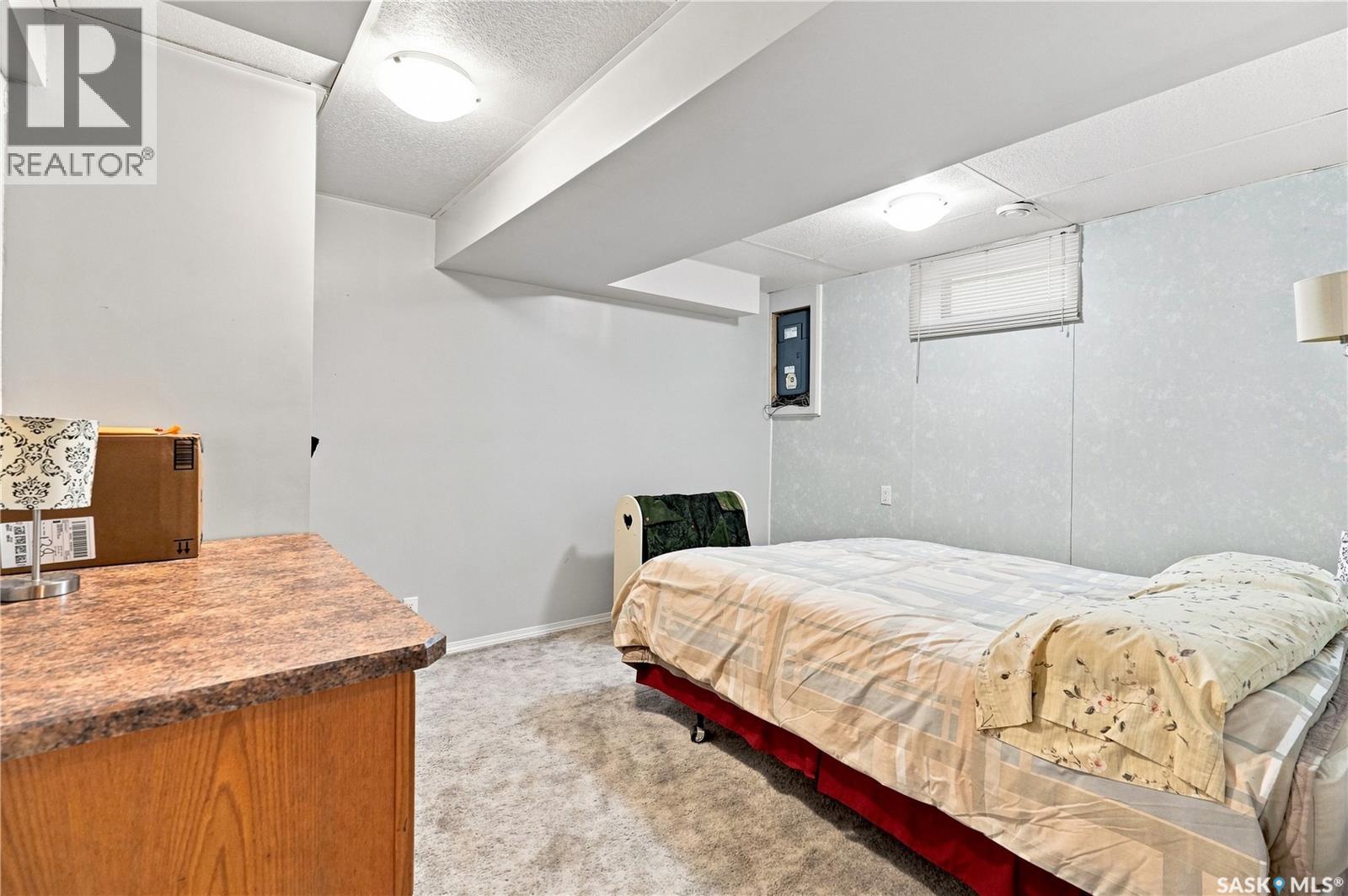2 Springstein AVENUE - 39