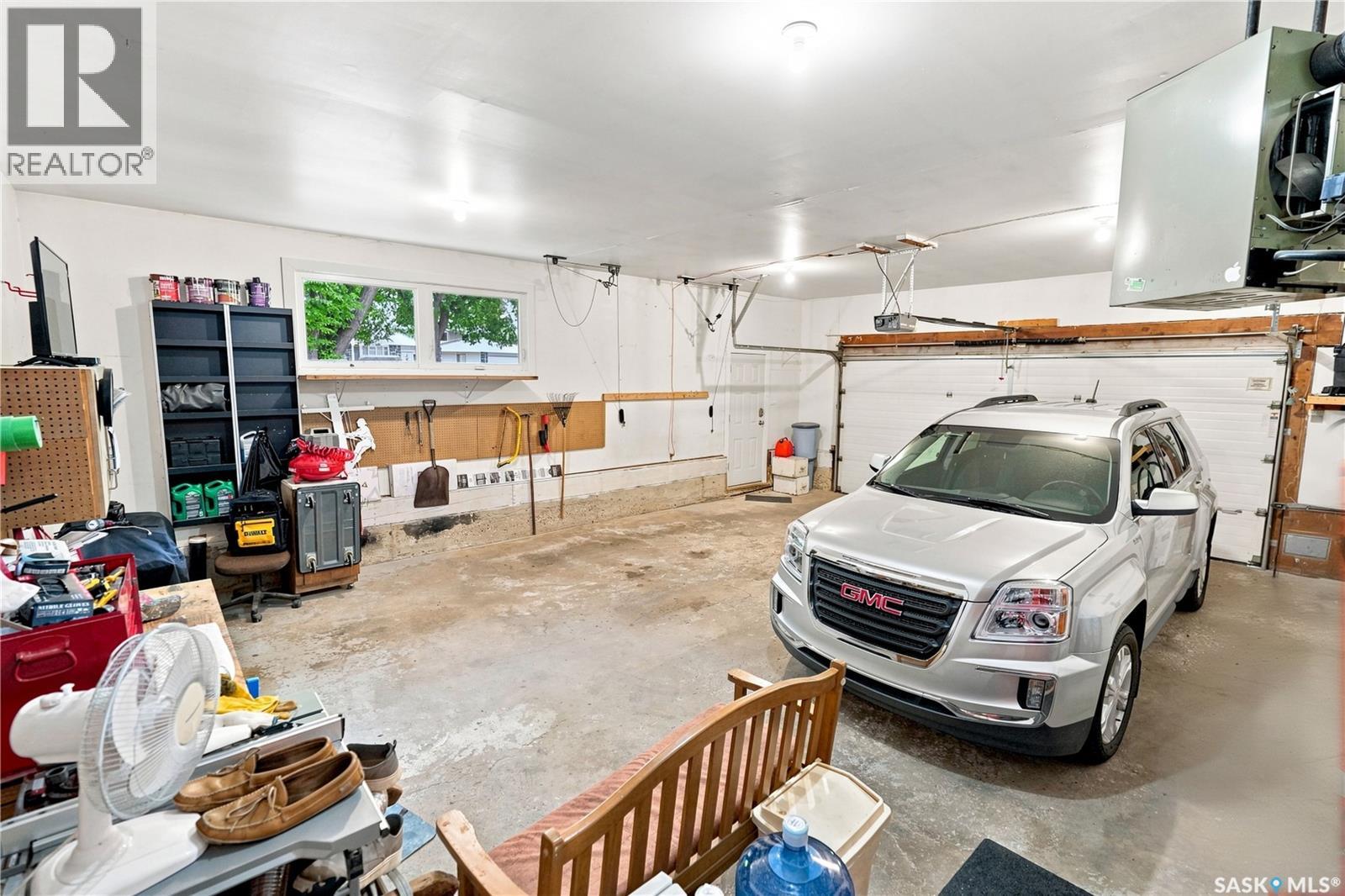 2 Springstein AVENUE - 43