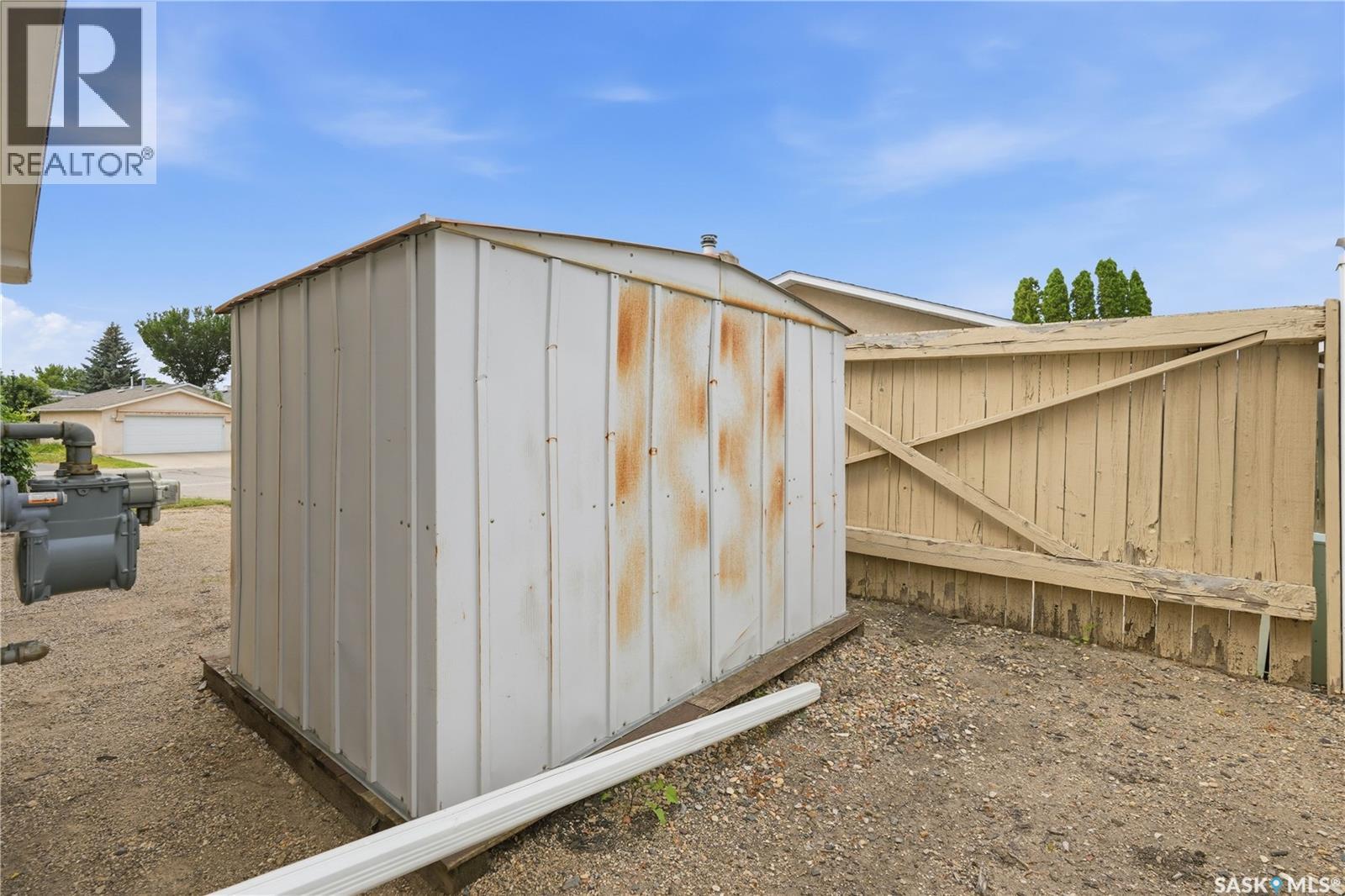 2 Springstein AVENUE - 46