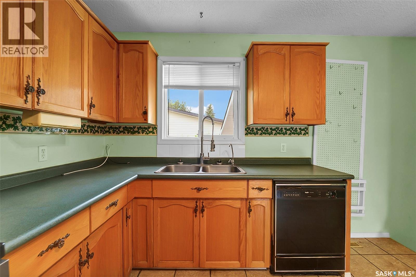504 4th AVENUE W - Image 17
