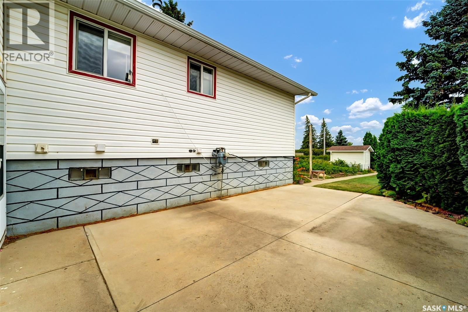 504 4th AVENUE W - Image 47