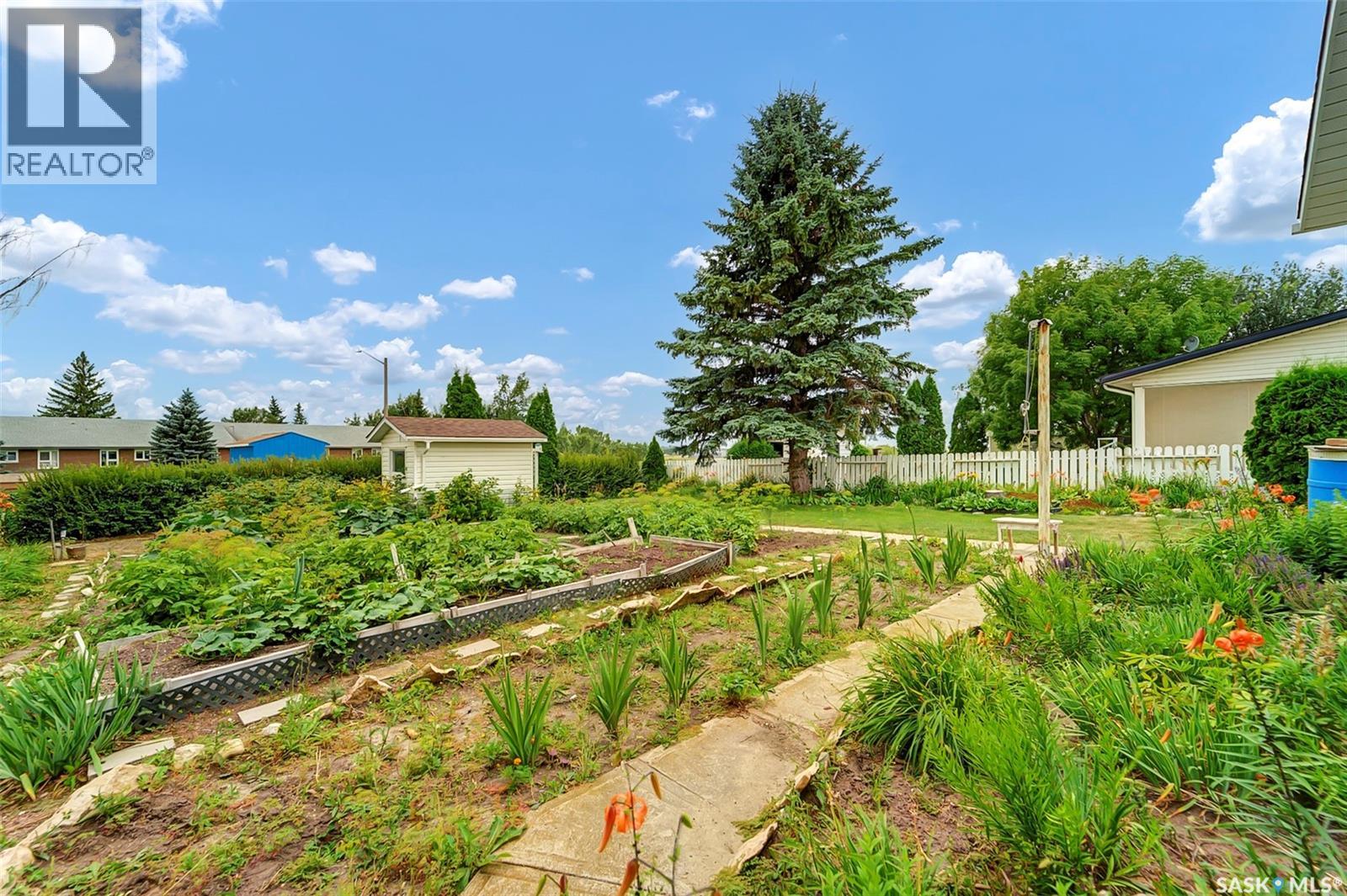 504 4th AVENUE W - 53