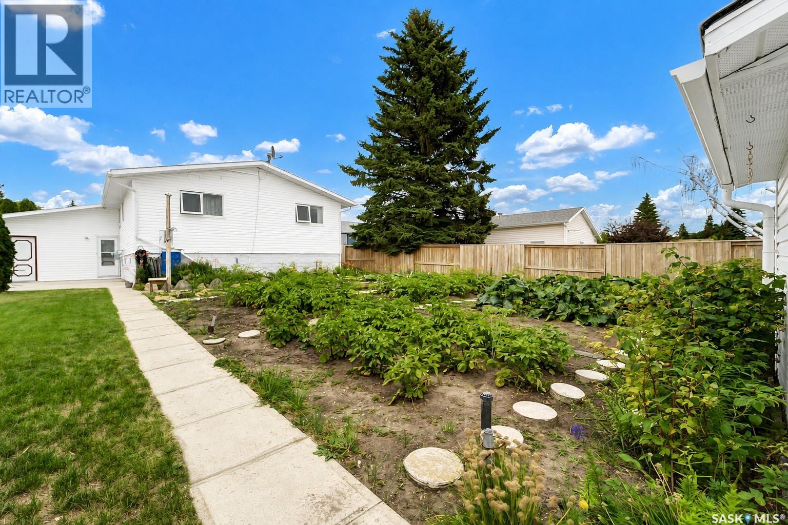 504 4th AVENUE W - 54