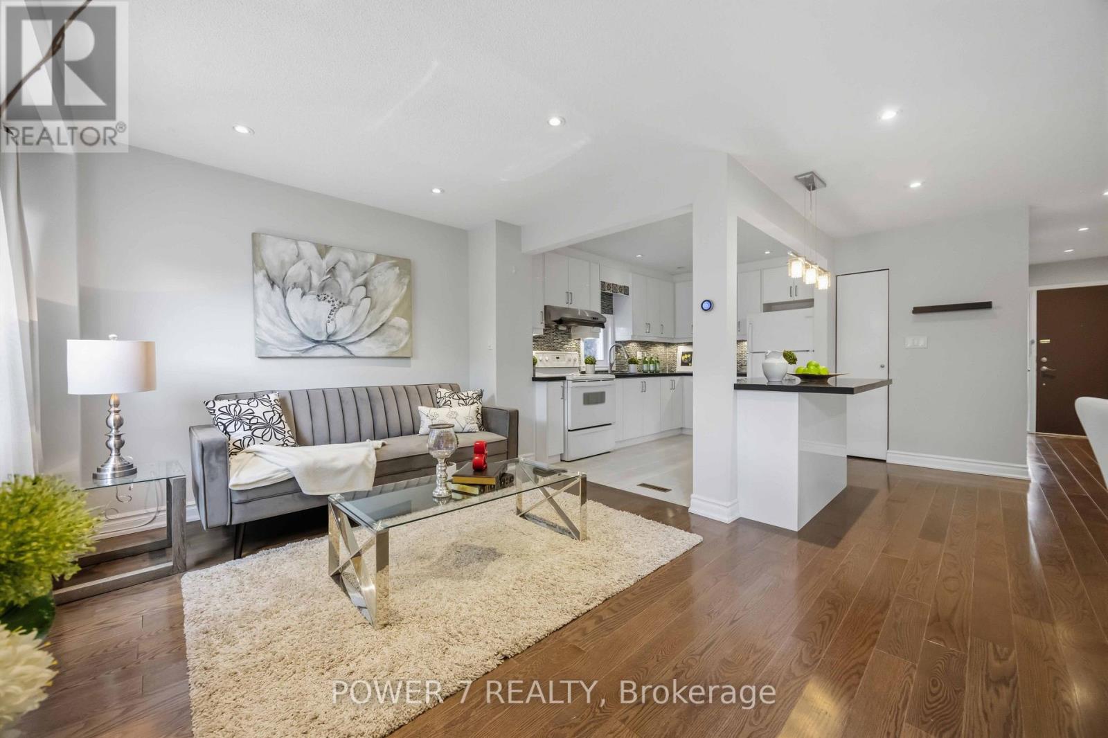 139 CAROLBREEN SQUARE - 21