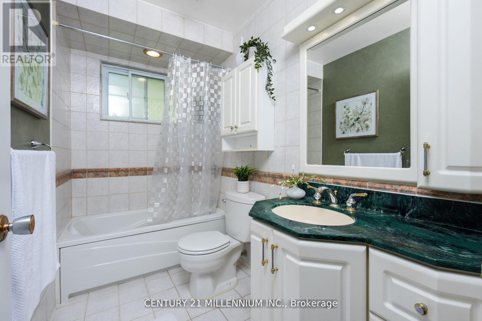 20 DUNBLAINE CRESCENT - 11