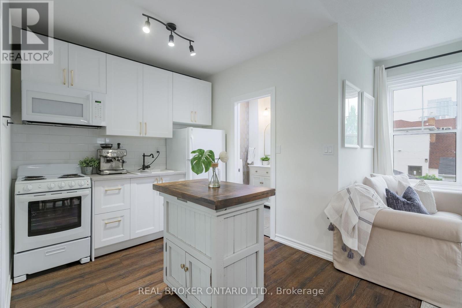 46 MURRAY STREET E - 33