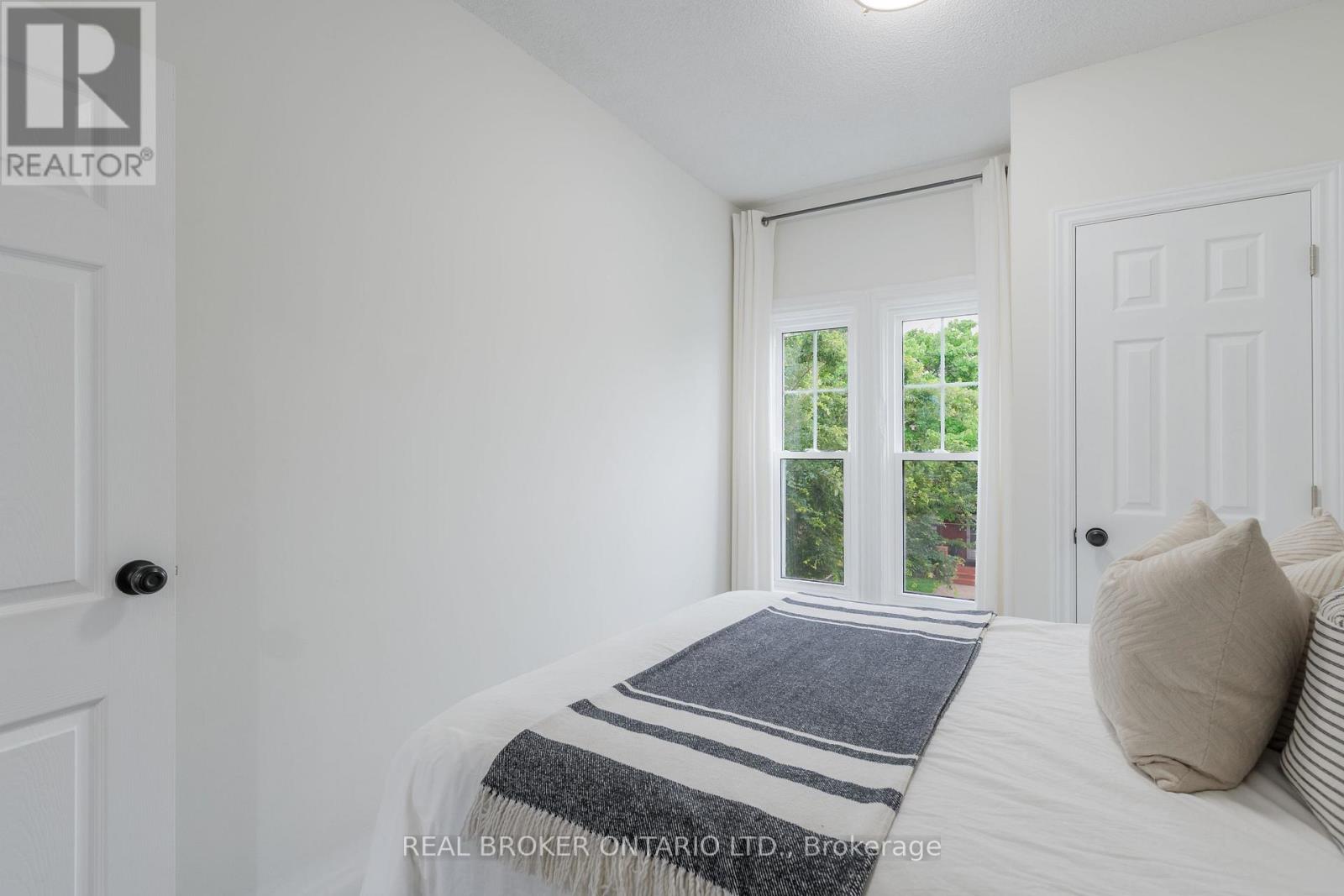 46 MURRAY STREET E - Image 42
