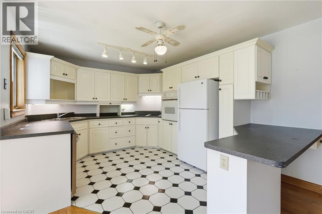 3 ANCASTER Street E - Image 9