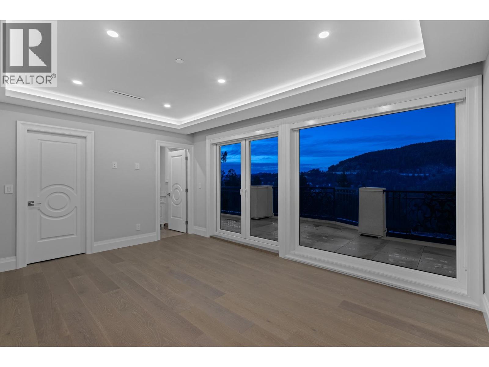 5417 GREENTREE ROAD, West Vancouver