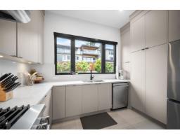 8102 Wiltshire Place, Delta, BC V4C6T2 Photo 11