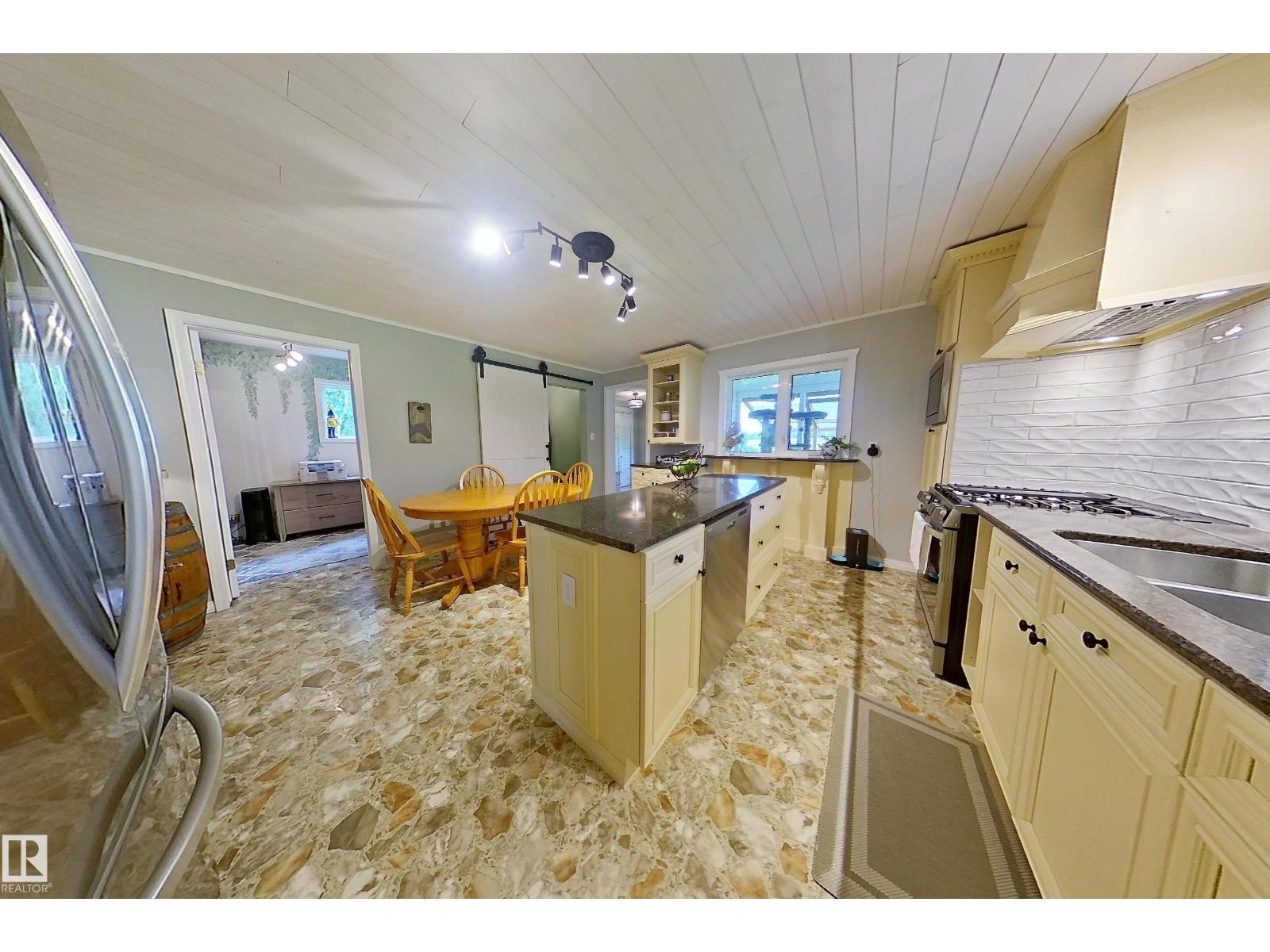8027 TWP 524 - Photo 17