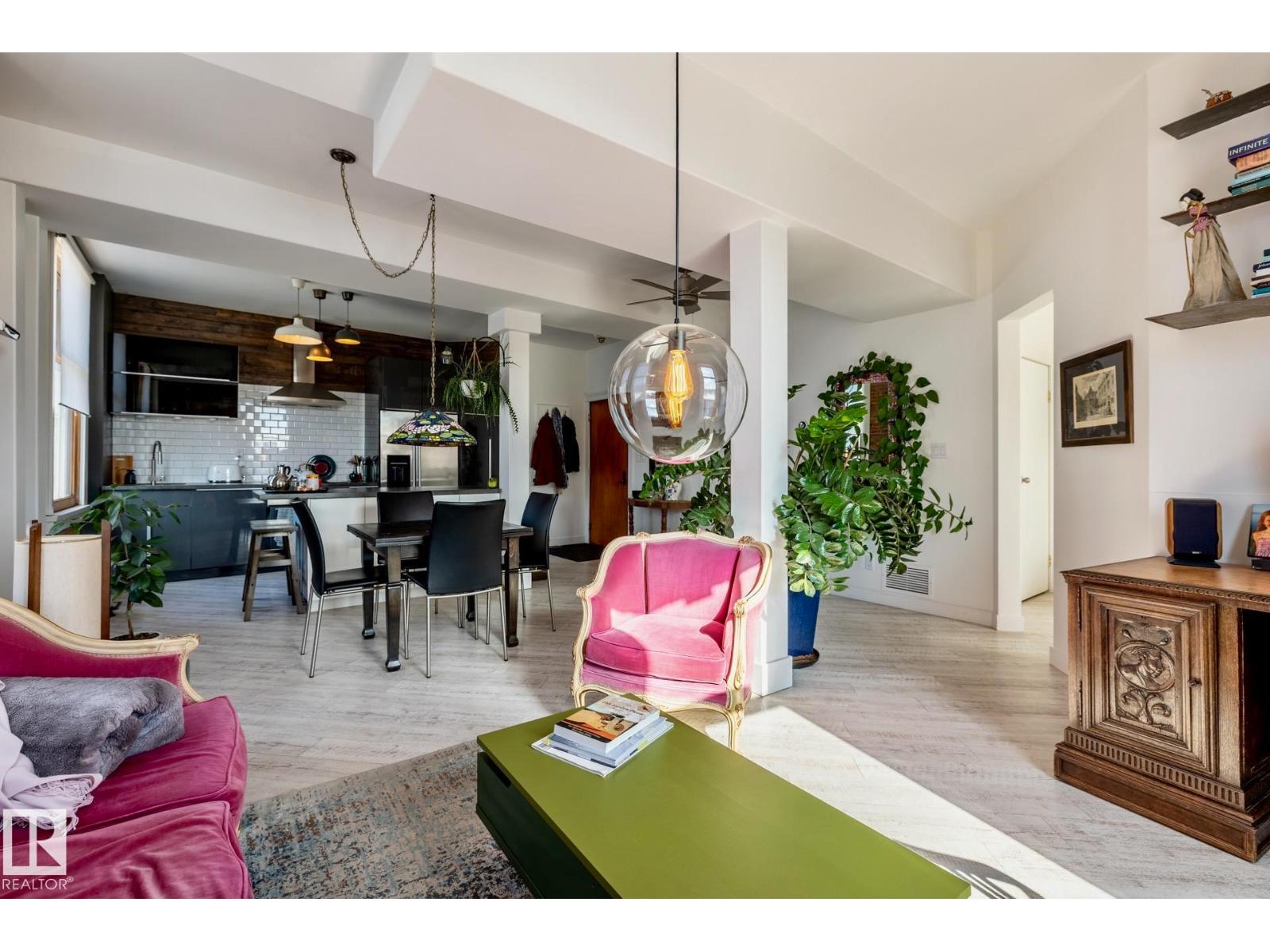 #203 10141 95 ST NW - 21