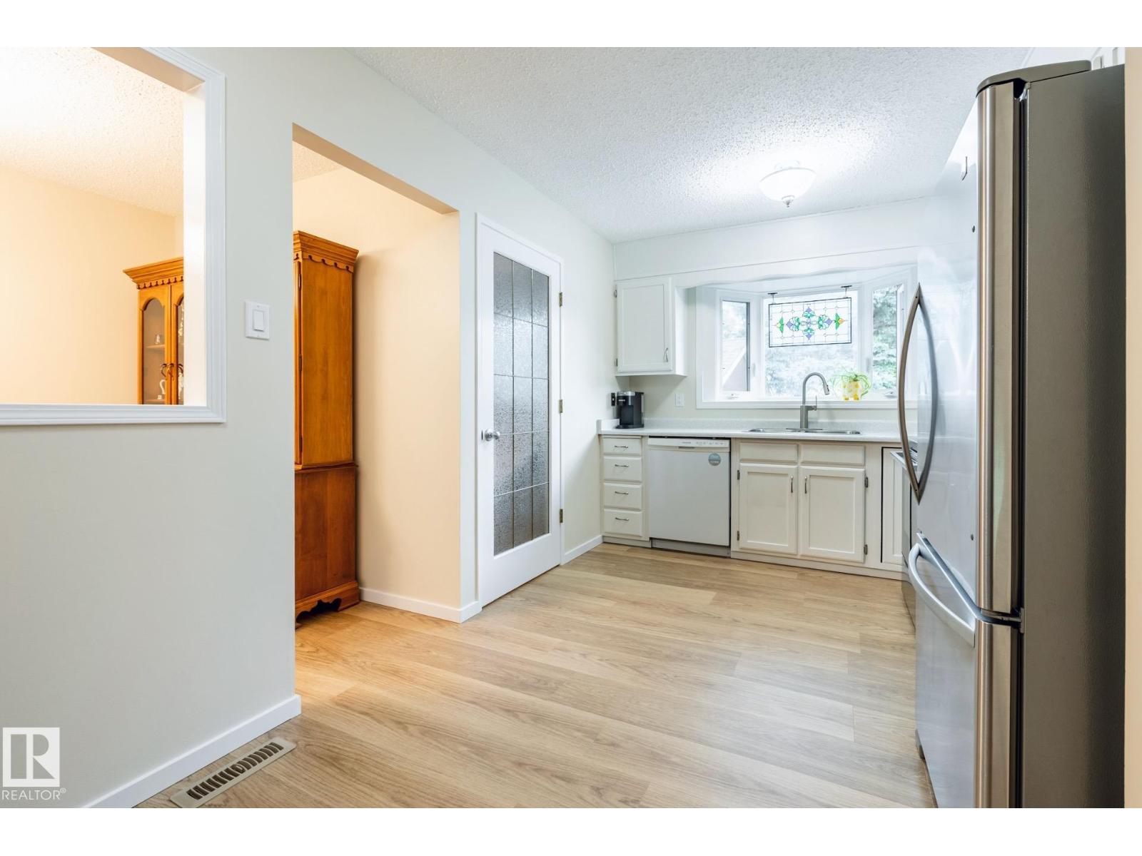 12 AMHERST Crescent - Photo 18