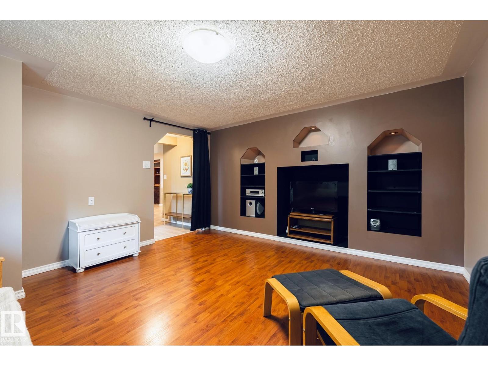 12 AMHERST Crescent - Photo 50